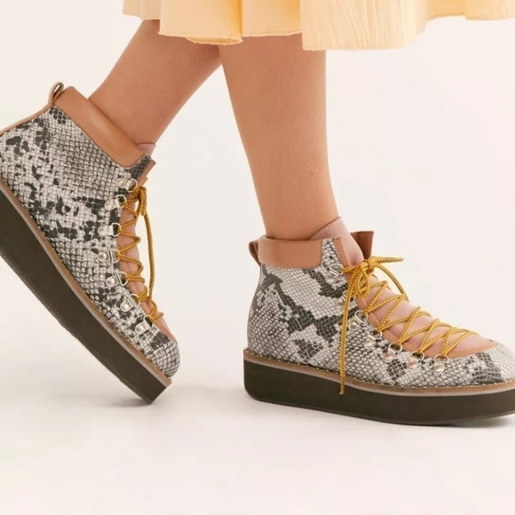 Free People Collection Durango Hiker Boots Snake Combo - Picture 2 of 13